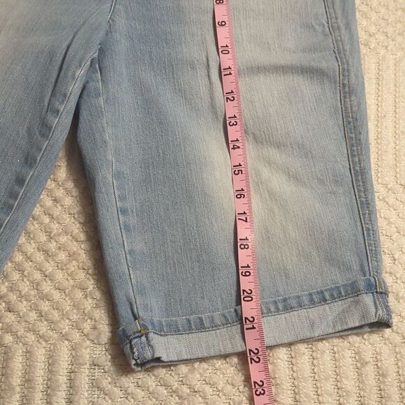 TOMMY HILFIGER Shorts Womens 10 Blue Bermuda Denim Cuffed Casual Mid Rise Zip - Picture 7 of 10
